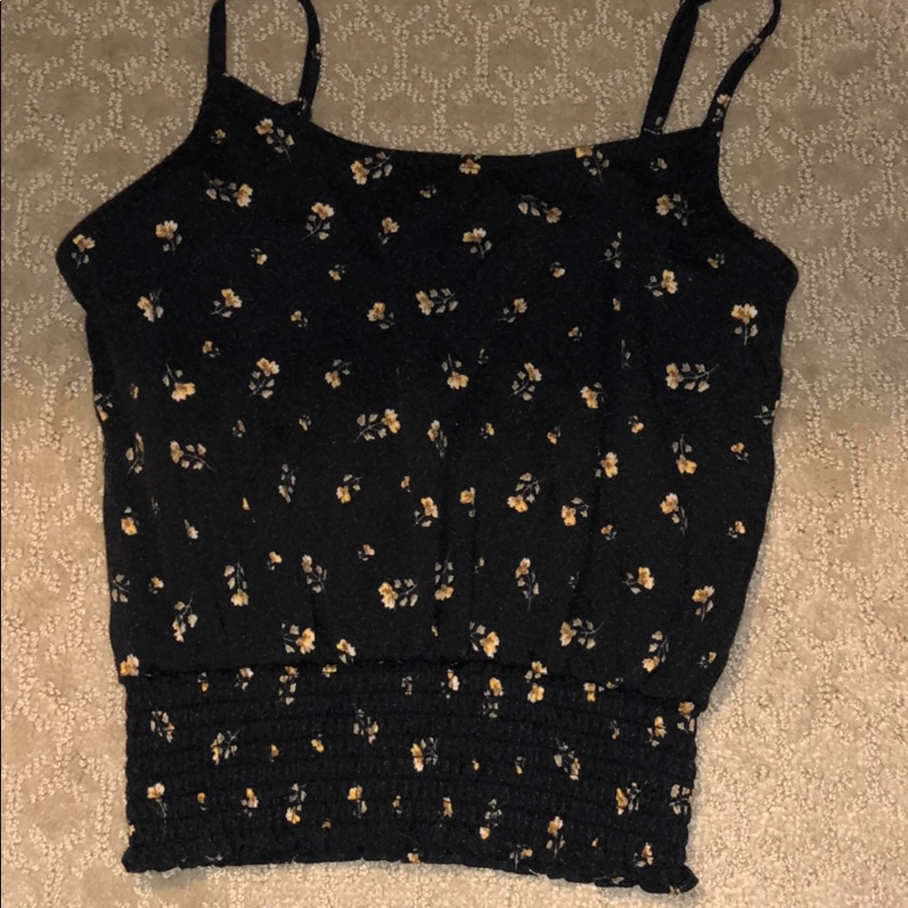 Size S tank crop top